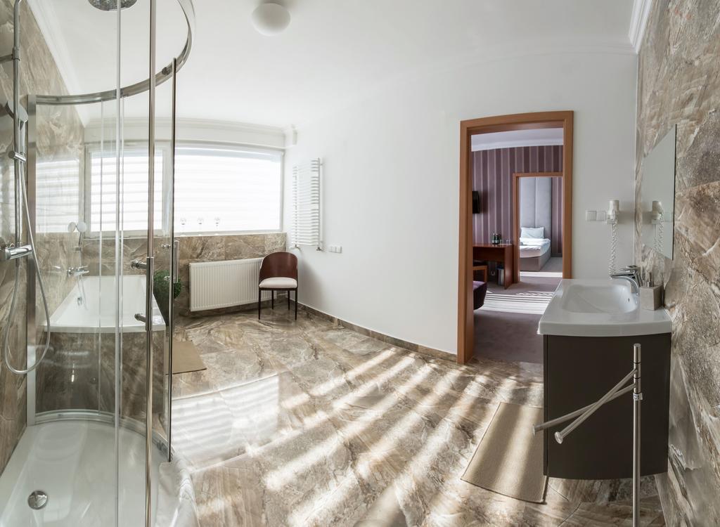Hotel Europejski Nysa Dış mekan fotoğraf